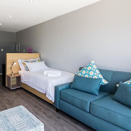 Sky Blue Guest House كينتون اون سي المظهر الخارجي الصورة