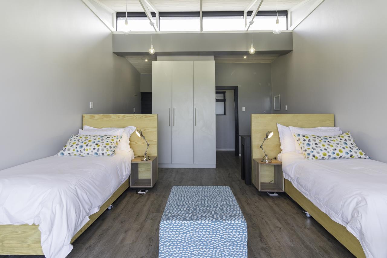 Sky Blue Guest House كينتون اون سي المظهر الخارجي الصورة