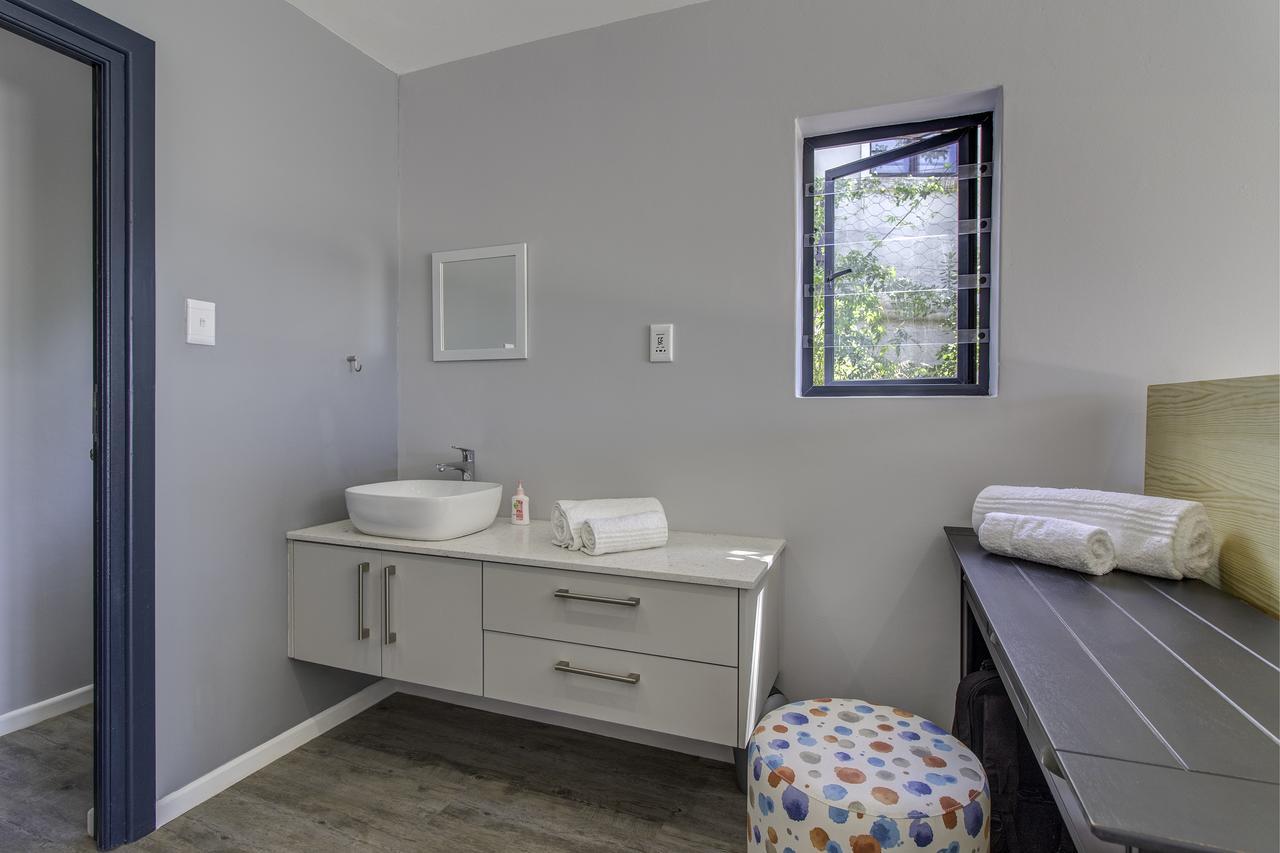 Sky Blue Guest House كينتون اون سي المظهر الخارجي الصورة