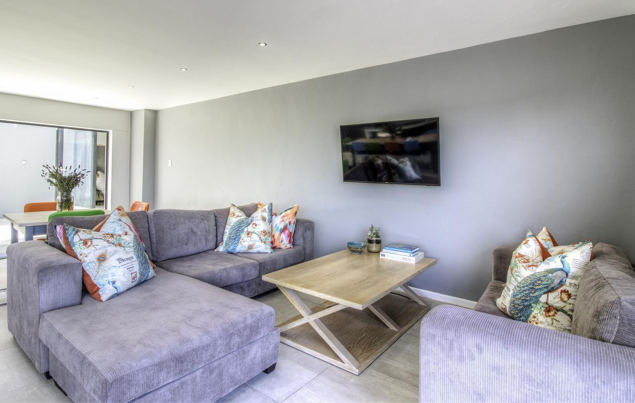 Sky Blue Guest House كينتون اون سي المظهر الخارجي الصورة