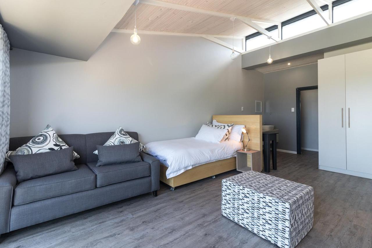 Sky Blue Guest House كينتون اون سي المظهر الخارجي الصورة