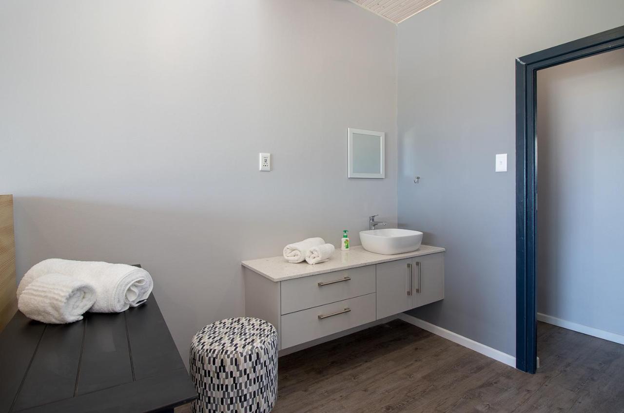 Sky Blue Guest House كينتون اون سي المظهر الخارجي الصورة