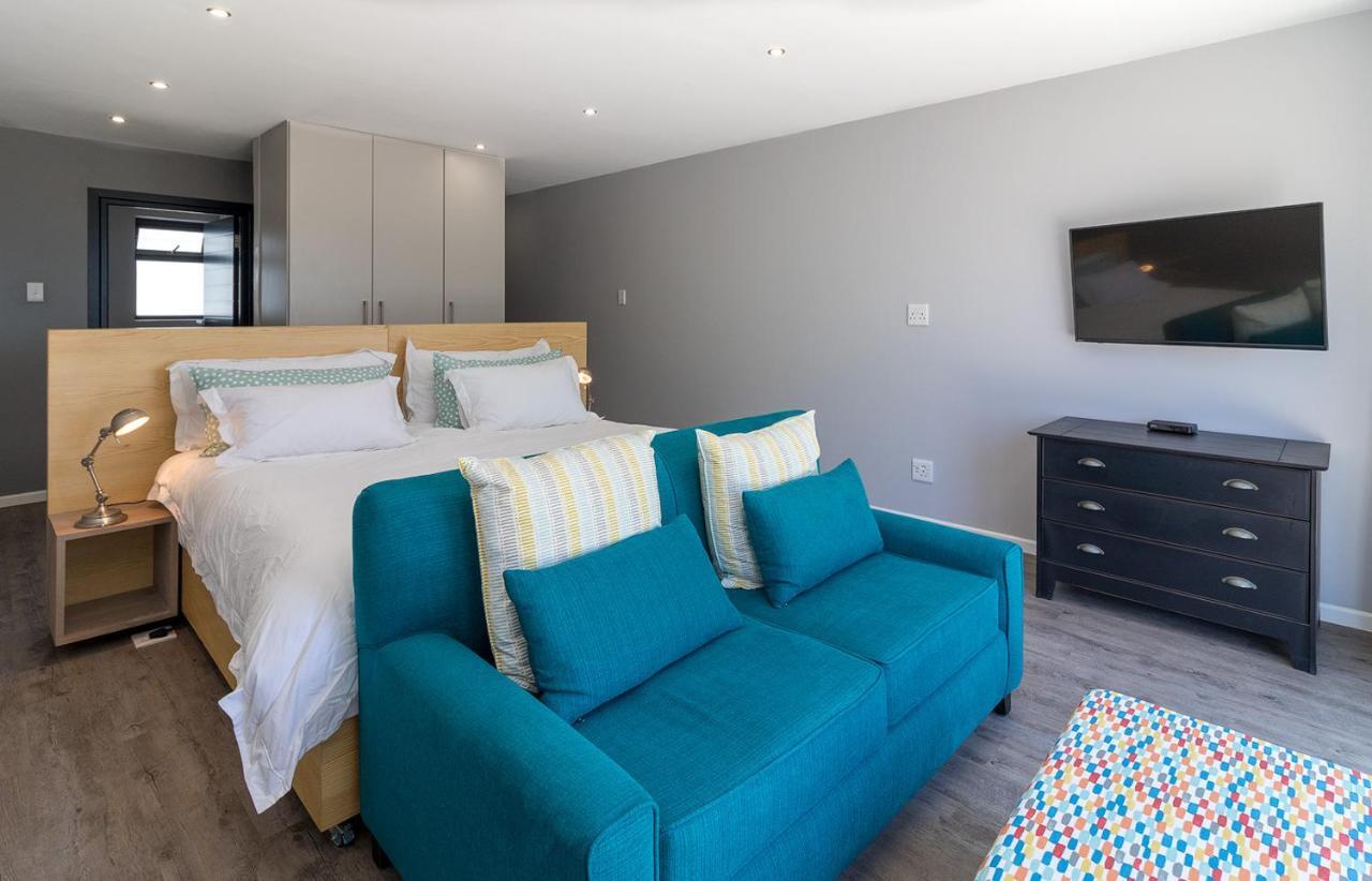 Sky Blue Guest House كينتون اون سي المظهر الخارجي الصورة