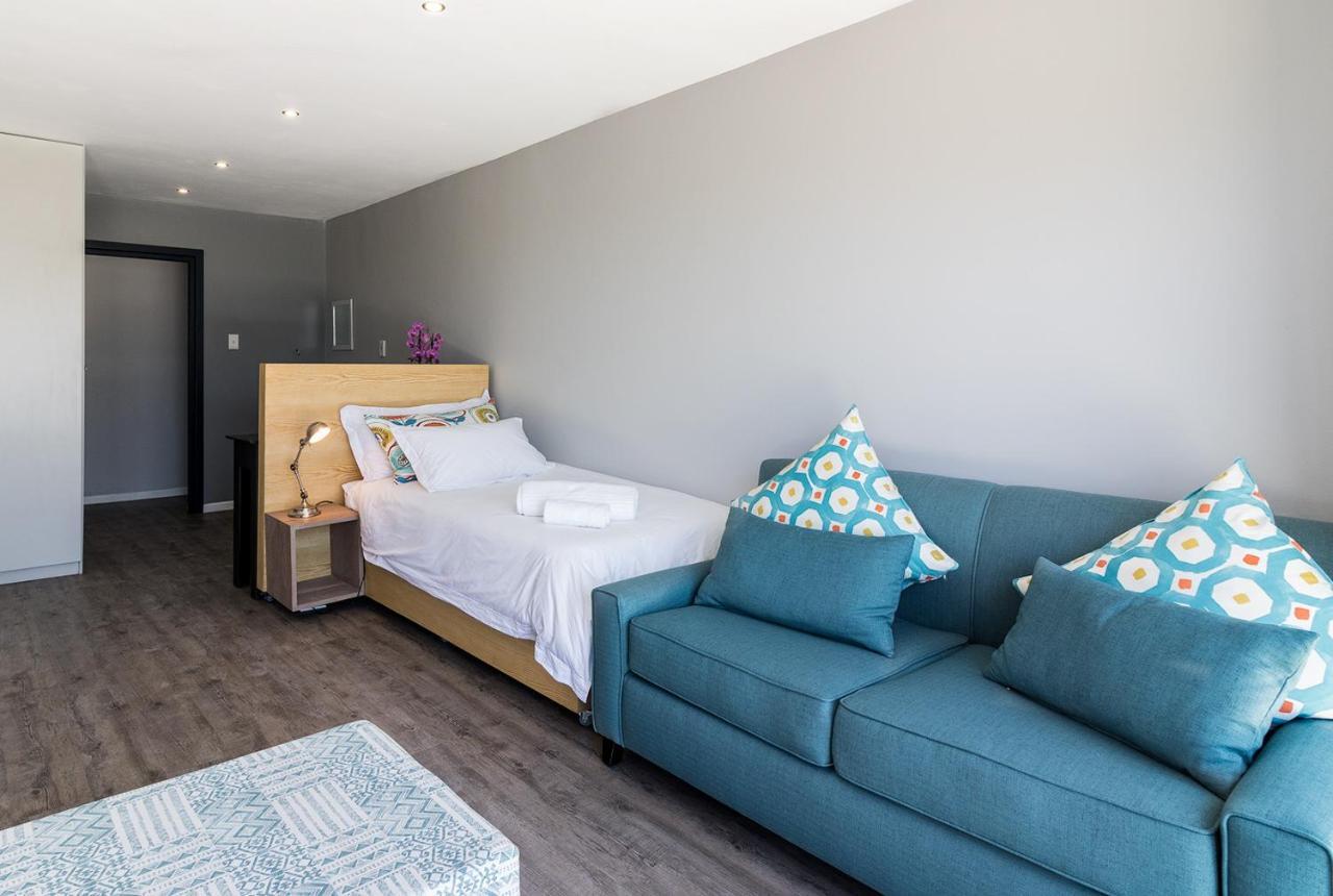 Sky Blue Guest House كينتون اون سي المظهر الخارجي الصورة