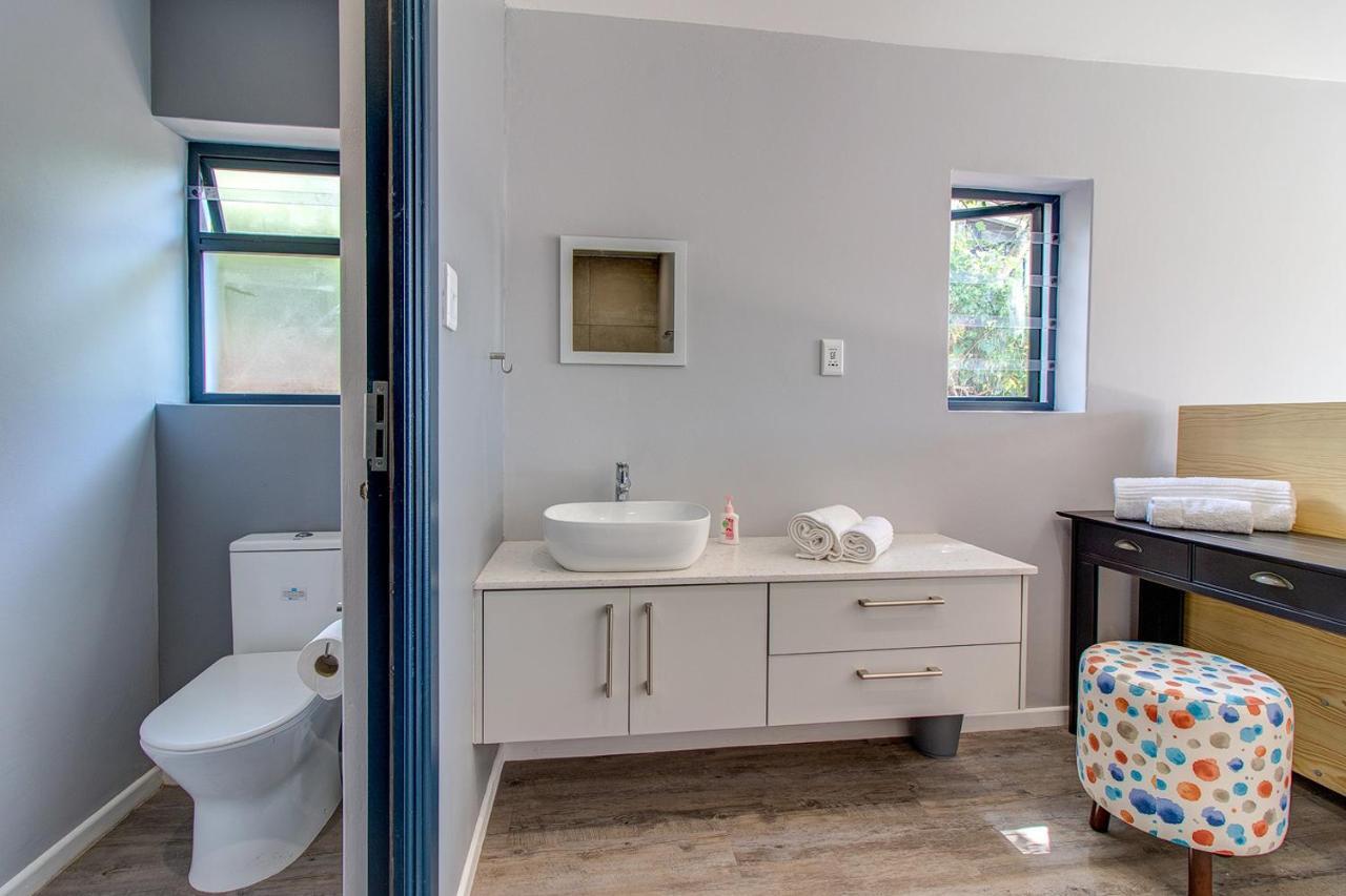 Sky Blue Guest House كينتون اون سي المظهر الخارجي الصورة